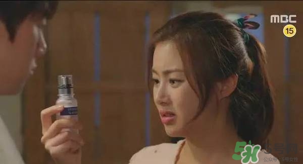 ahc神仙水和b5水区别 ahc神仙水和ahc b5玻尿酸精华哪个好?